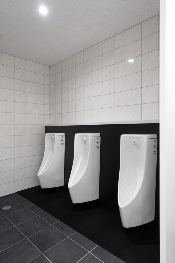 AKIM 小便器スペース